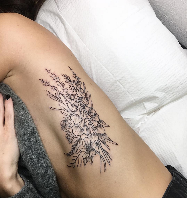 Floral on Ribs. Instagram @MichaelBalesArt