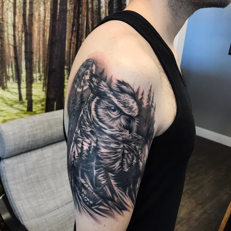 OWL AND FOREST ON ARM. INSTAGRAM @MICHAELBALESART