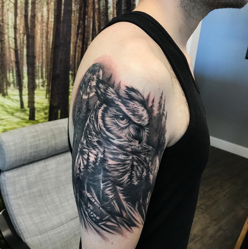 OWL AND FOREST ON ARM. INSTAGRAM @MICHAELBALESART