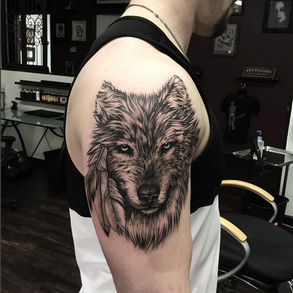Realistic Wolf on Shoulder- Instagram @michaelbalesart