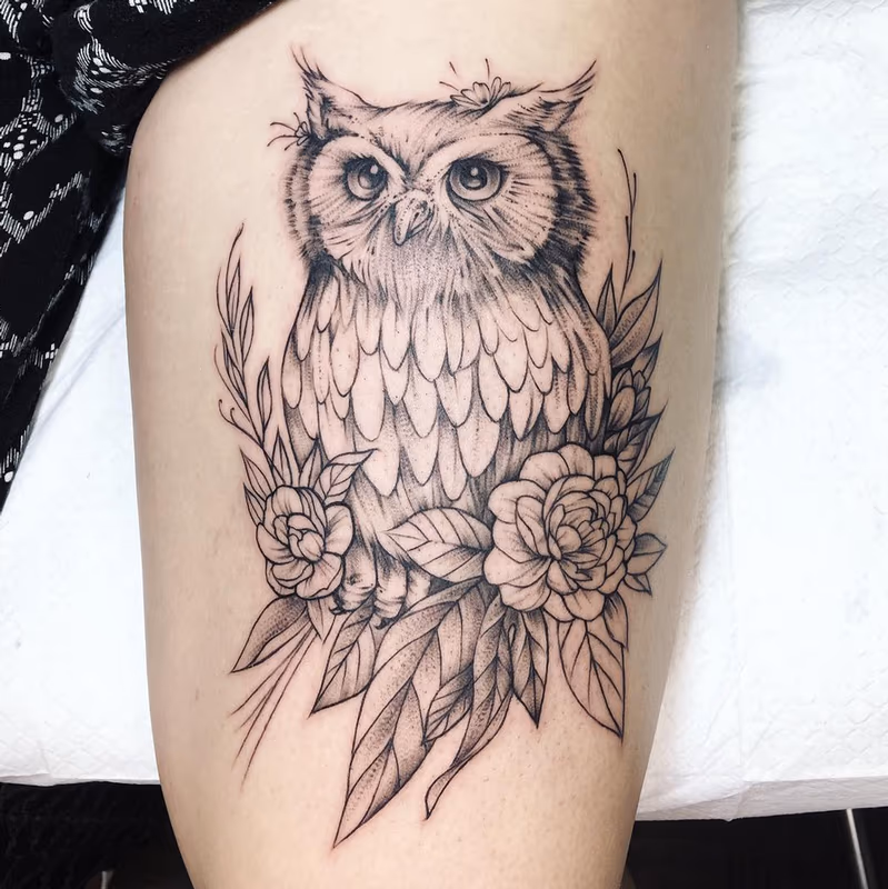 Owl on Thigh- Instagram @michaelbalesart
