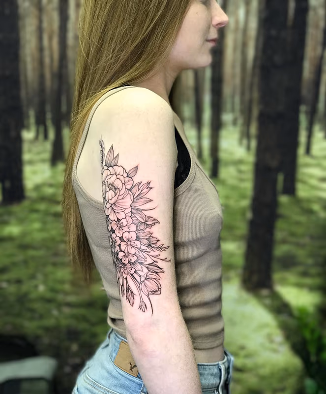 Floral on Arm- Instagram @MichaelBalesArt