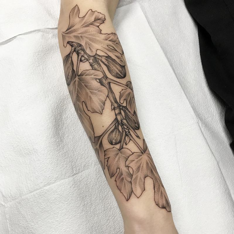 FIG BRANCHES AND FRUIT ON FOREARM. INSTAGRAM @MICHAELBALESART