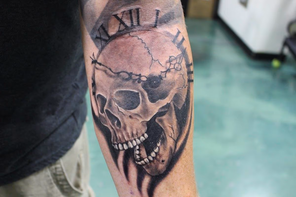 Skull Clock