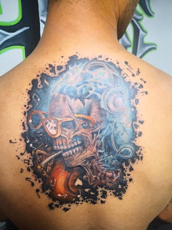 Skull w/Headphones