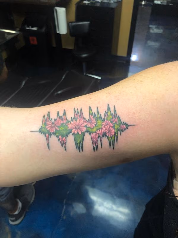 Heartbeat Sound wave w/ Flowers