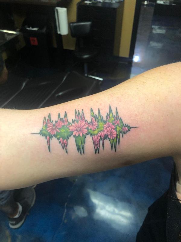 Heartbeat Sound wave w/ Flowers