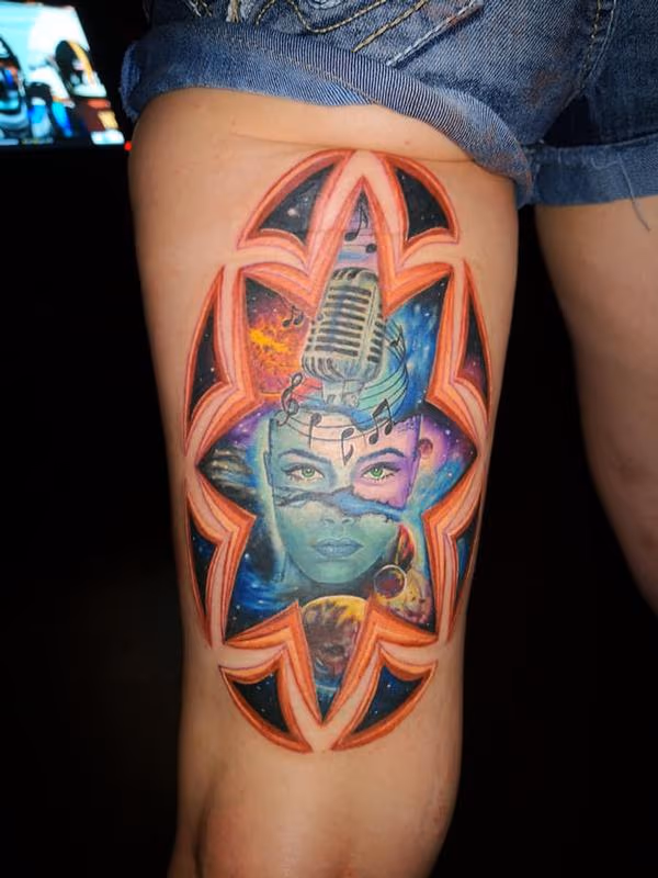Morph Microphone Woman