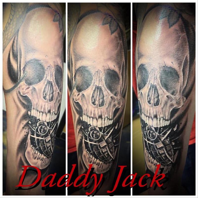Skull and grenade