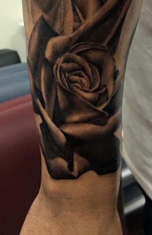 Realistic rose