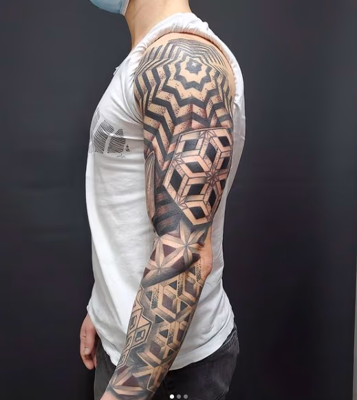 Geometric Sleeve