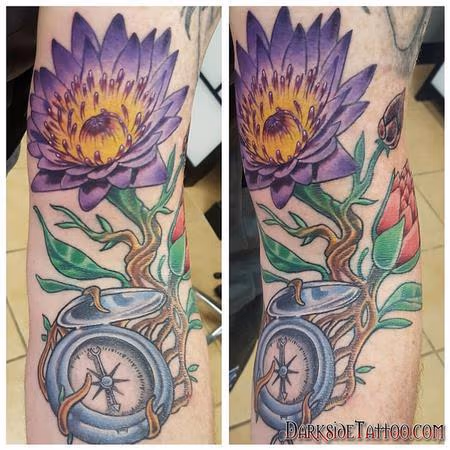 Color flower and compass