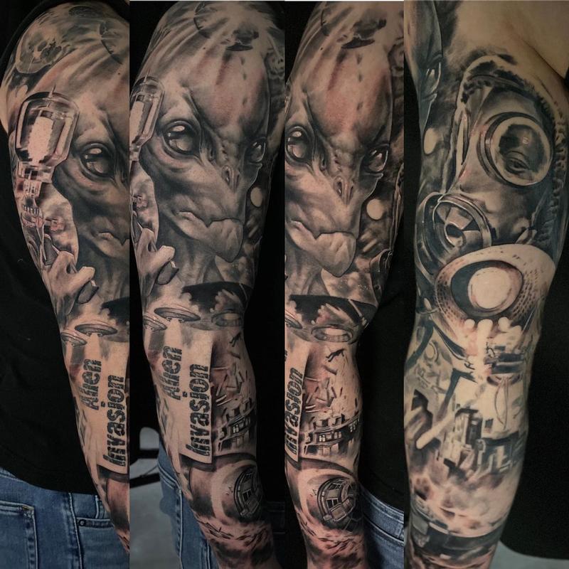 Aliens Sleeve