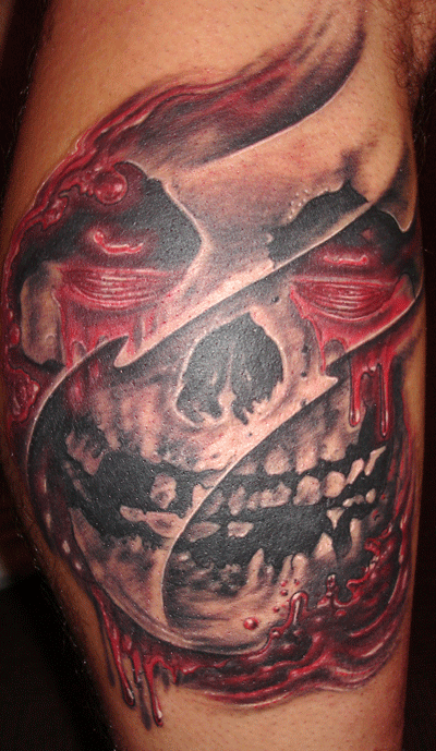 Mistfits skull somewhat black and grey