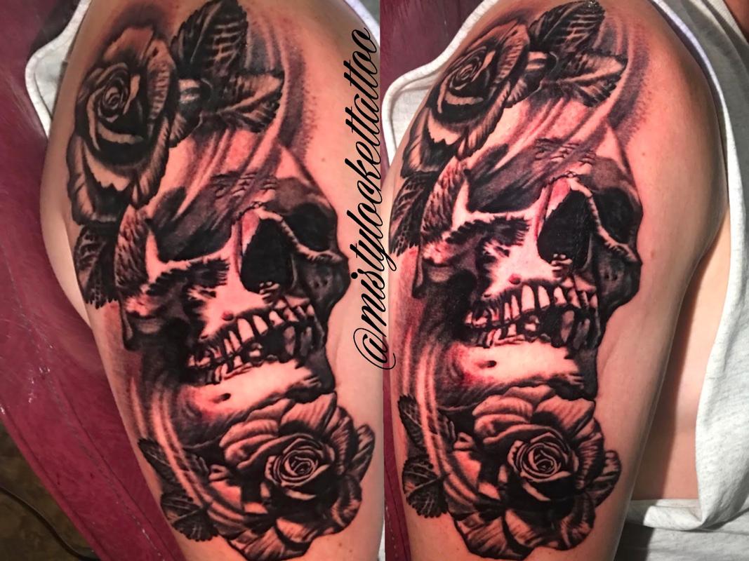 Black and grey skull and roses