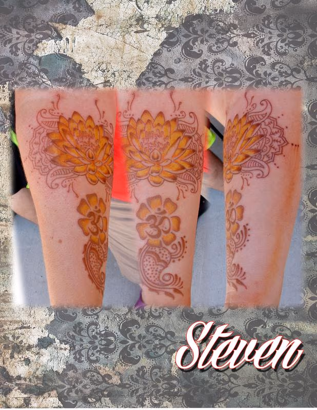 Lotus in Henna