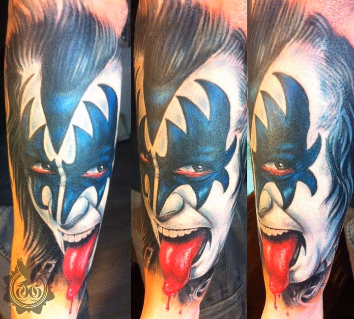 kiss tattoo