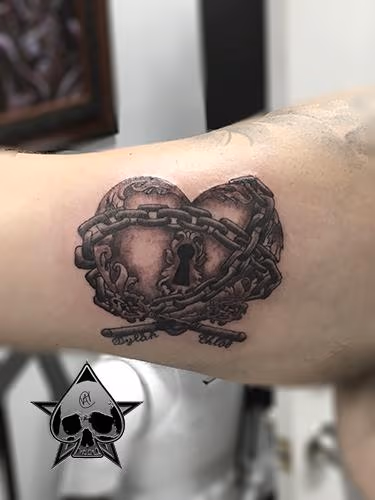 Heart and name key