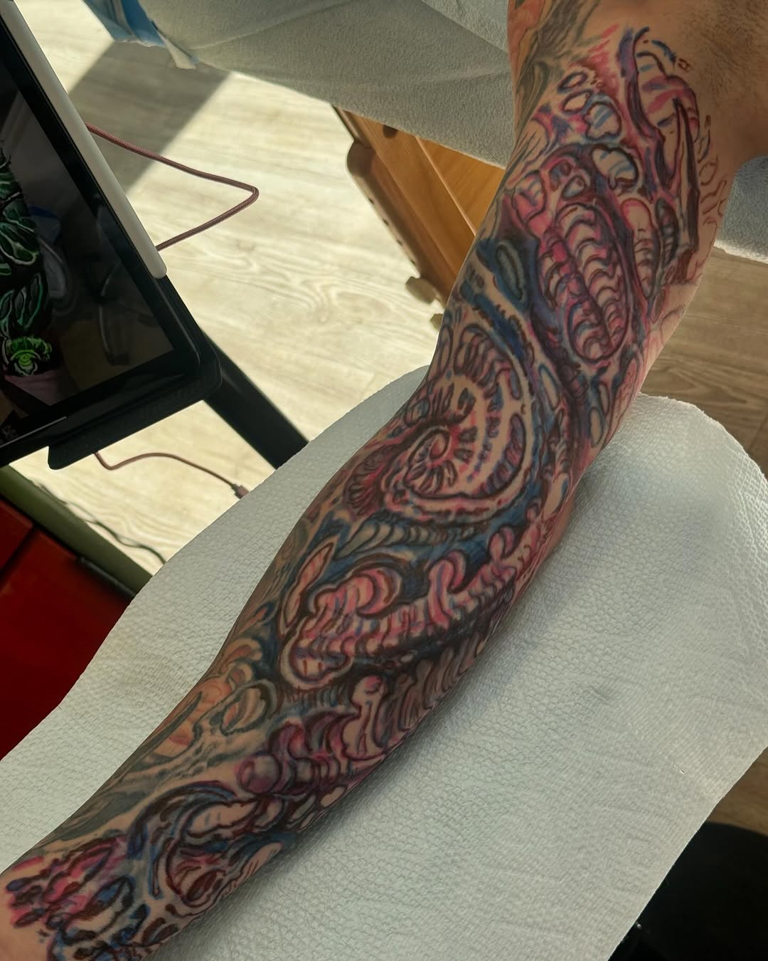 Biomechanical full-sleeve cover-up in color