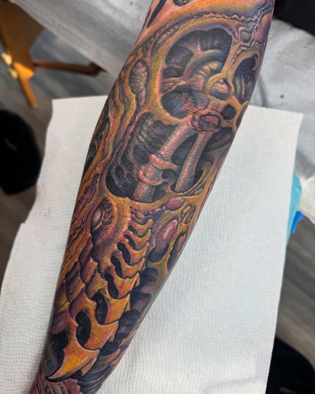 Biomechanical color forearm sleeve