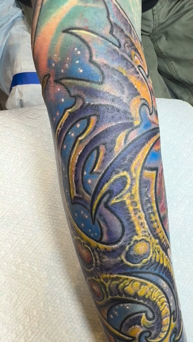 Biomechanical color sleeve, forearm refresh