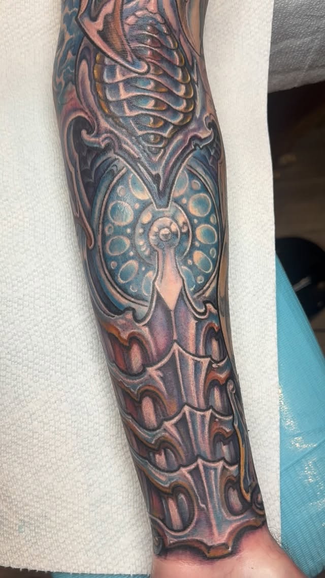 Biomechanical armor sleeve in color