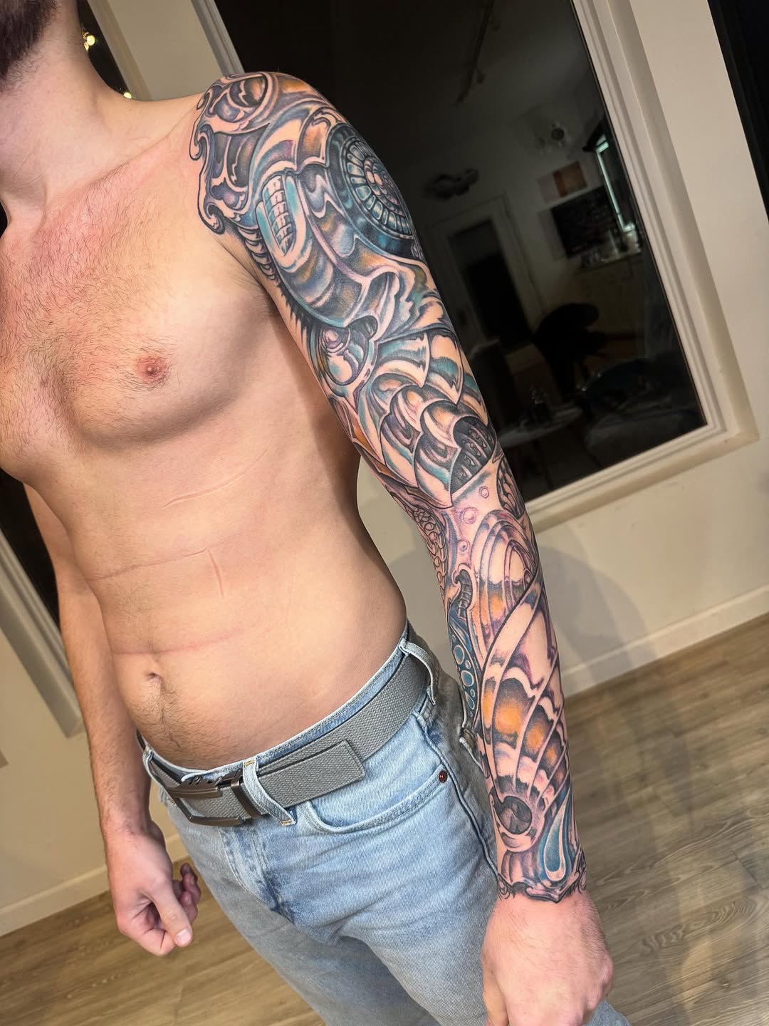 Biomechanical full-sleeve in color