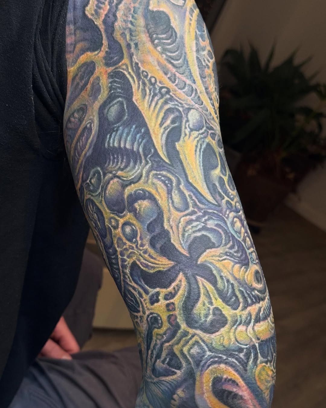 Biomechanical color coverup full sleeve