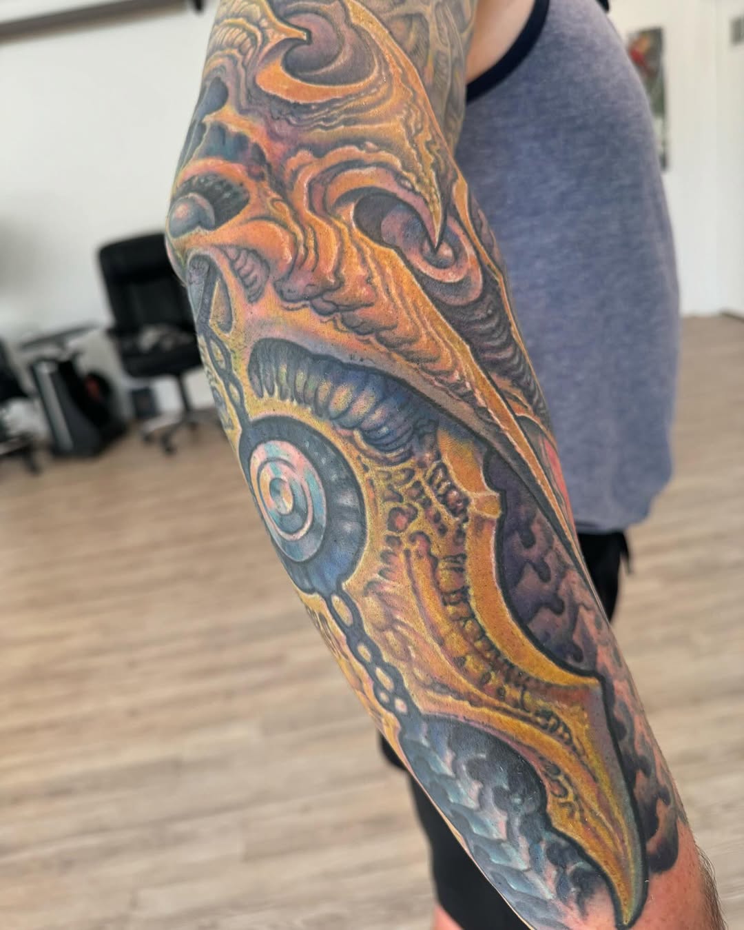 Biomechanical full sleeve in color