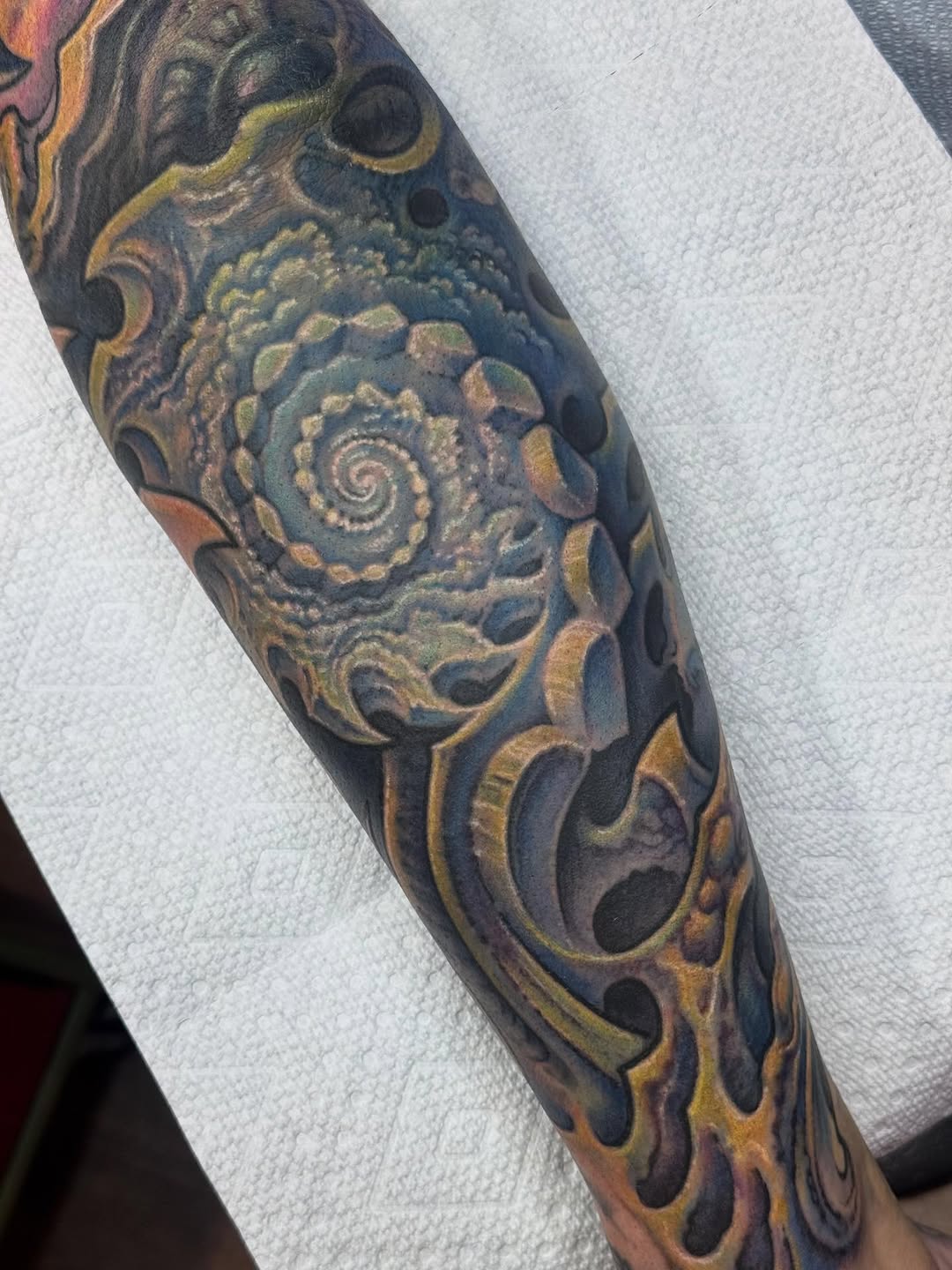 Biomechanical spiral forearm sleeve in color