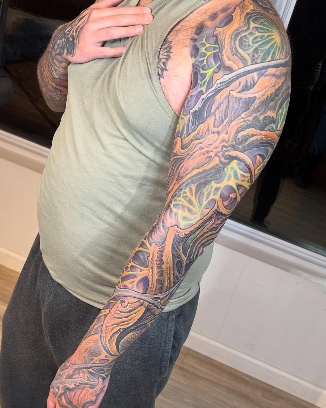 Biomech mycelium full sleeve in color