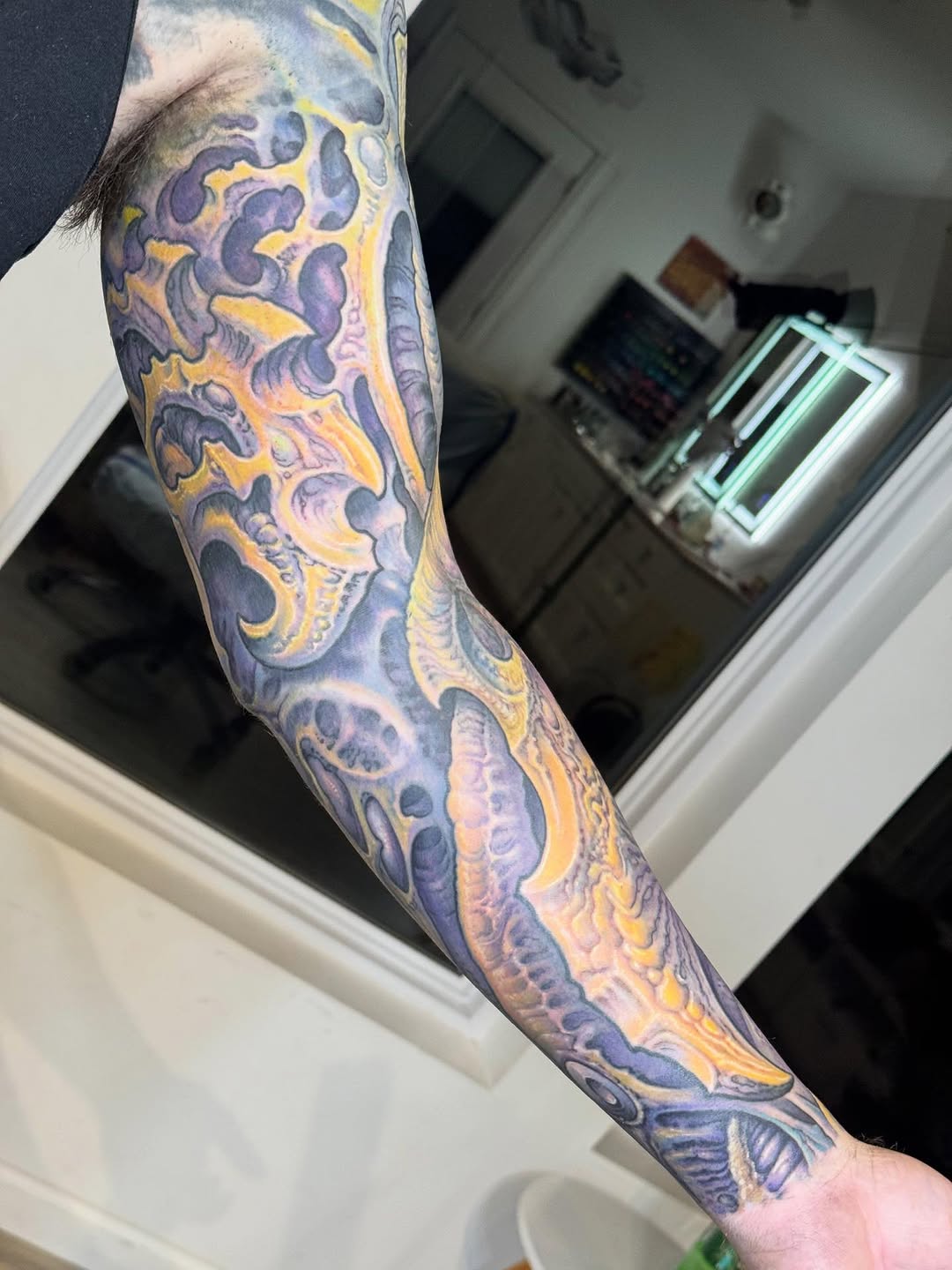 Biomechanical full sleeve in purple and yellow