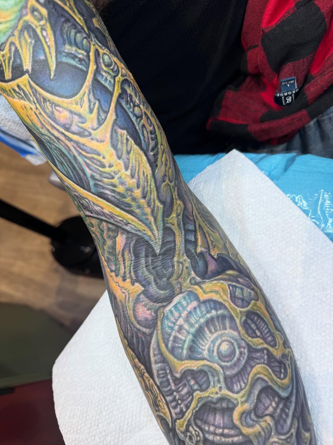 Biomechanical color coverup sleeve