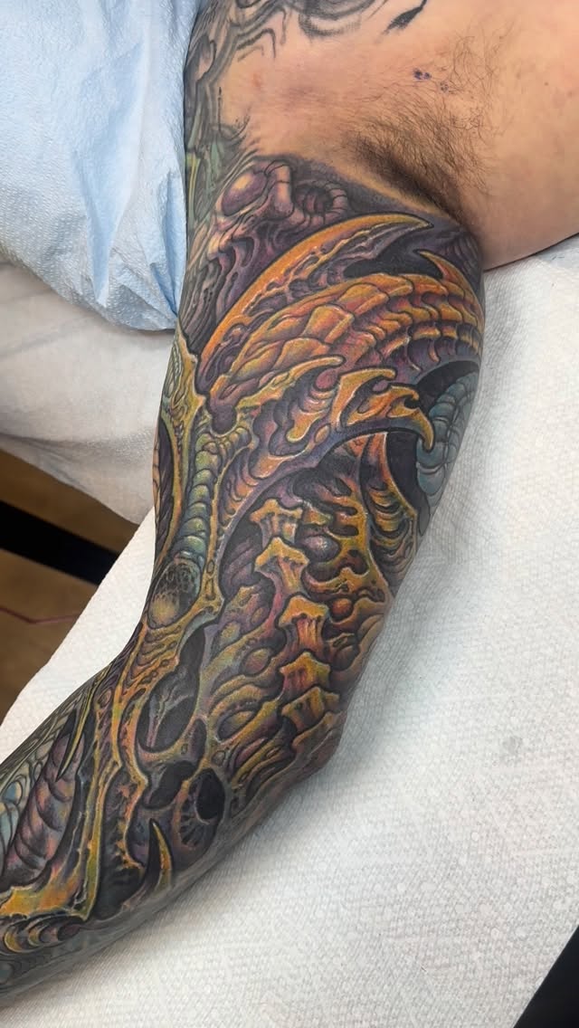 Biomechanical color coverup full sleeve