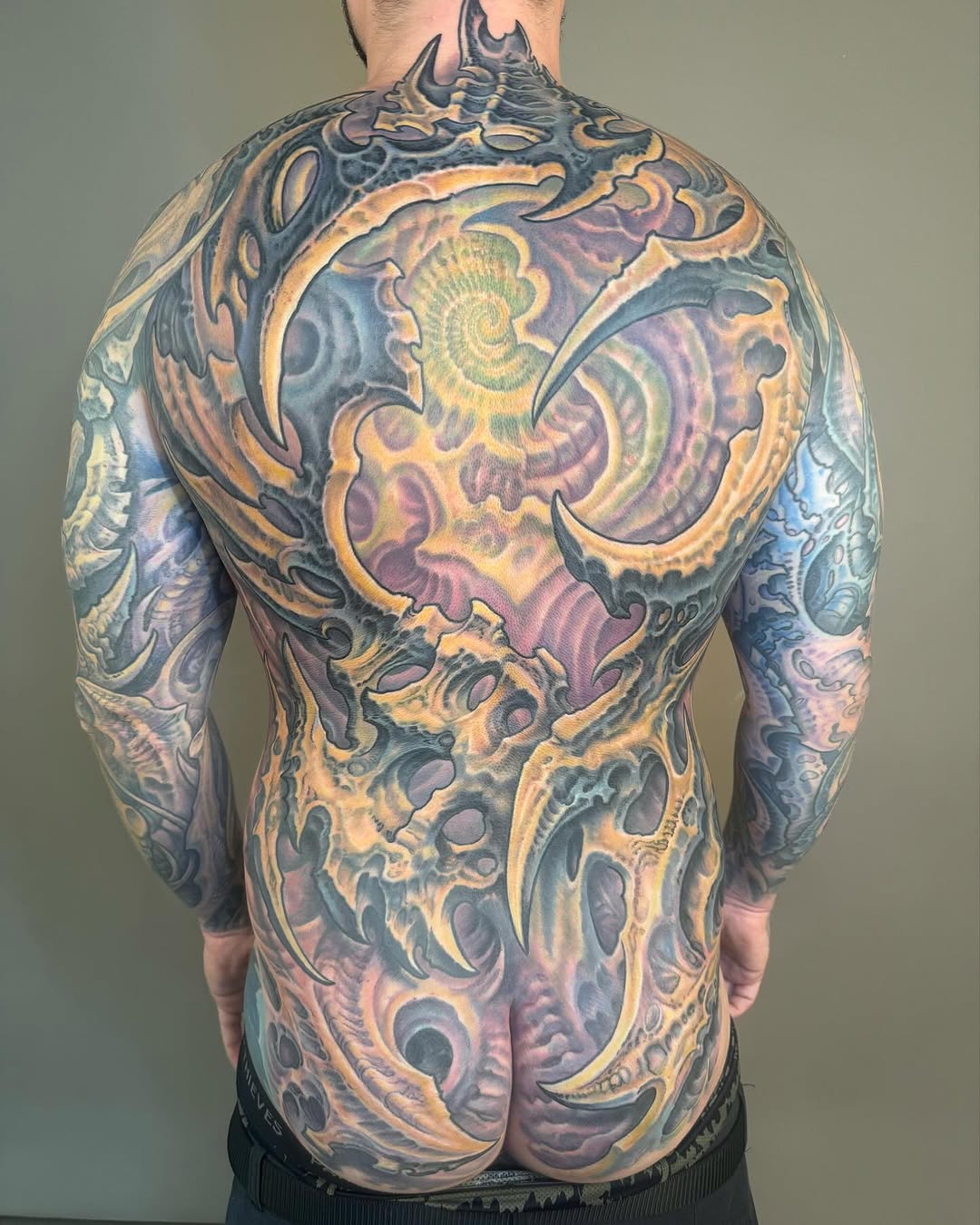 Biomechanical full back and arms in color