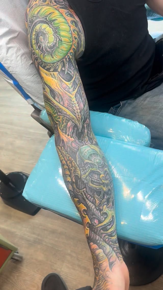 Biomechanical color full sleeve coverup