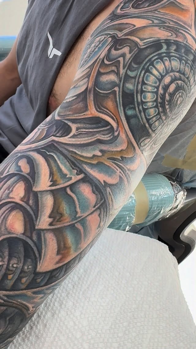 Biomechanical full sleeve in color