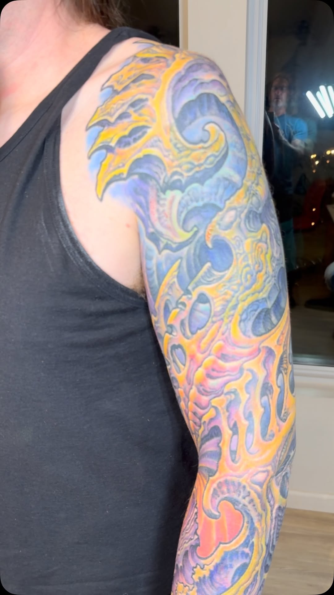 Biomechanical full sleeve in vivid color