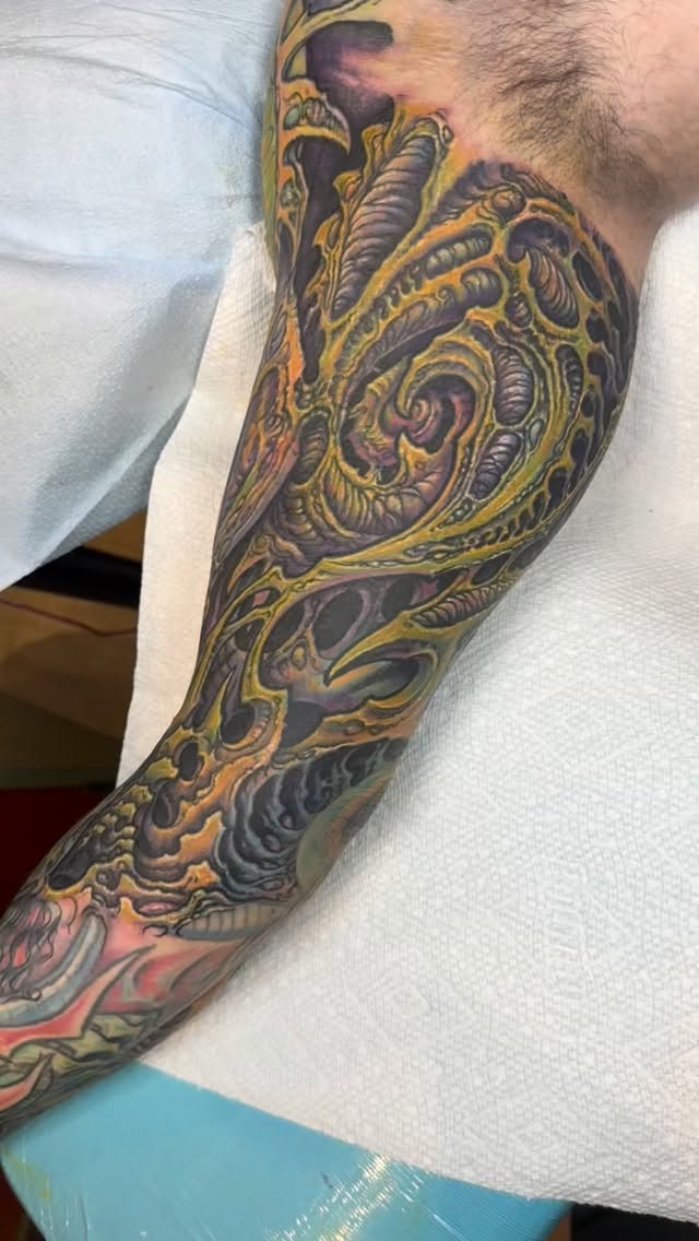 Biomechanical color coverup full sleeve