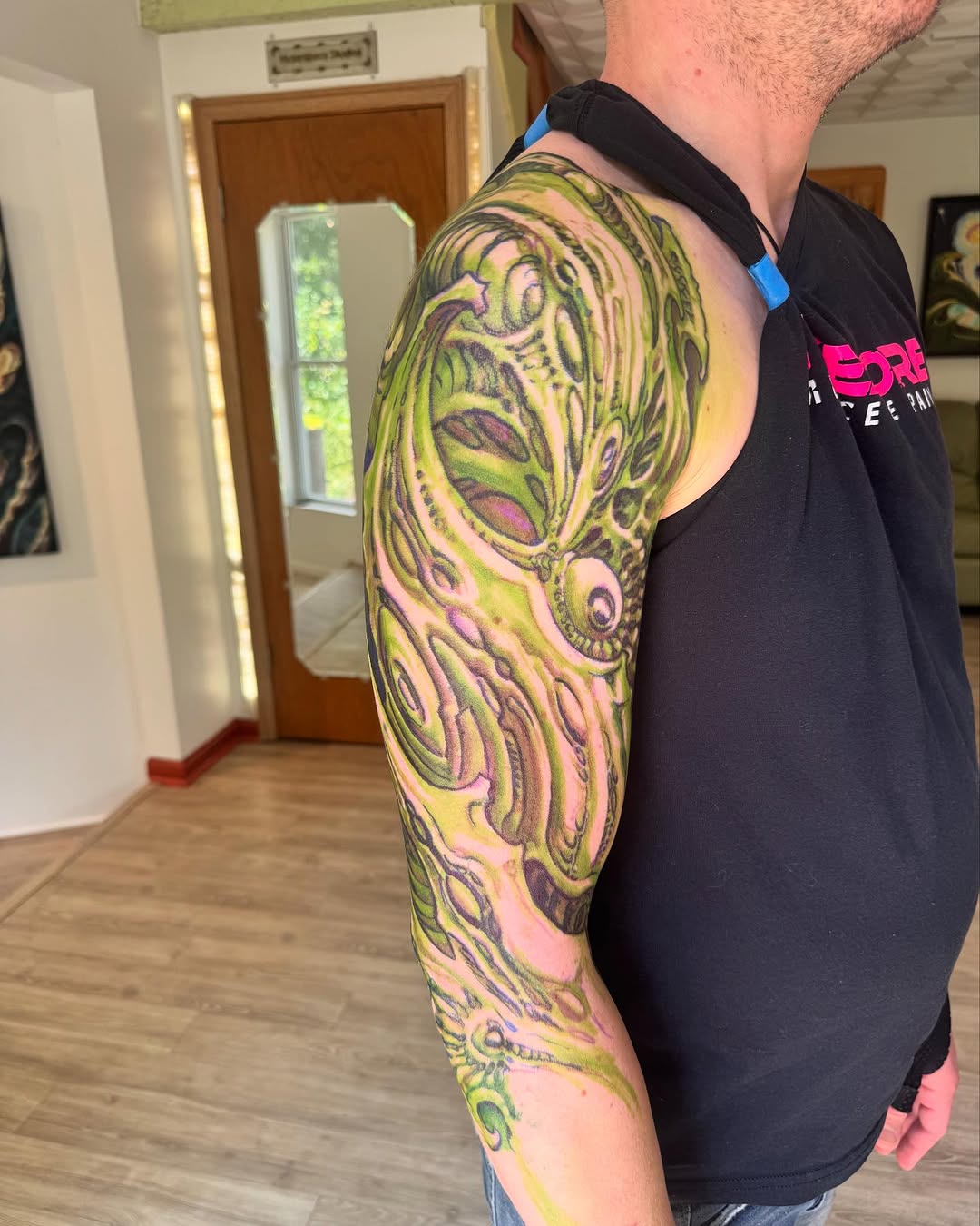 Biomechanical full sleeve in green and purple