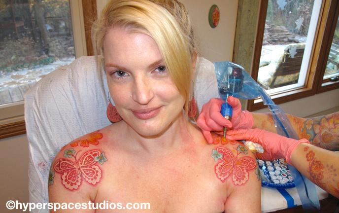 Shouldercap butterfly lace
