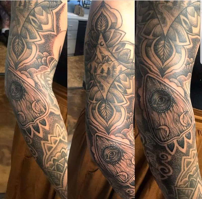 Dot Sleeve