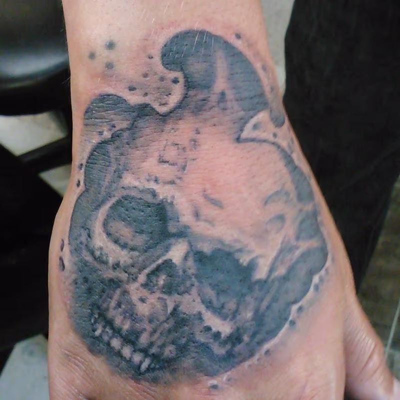 Skully Handjobber