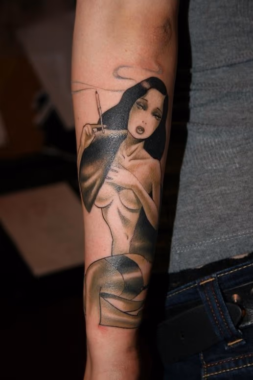 Black and Grey Pinup