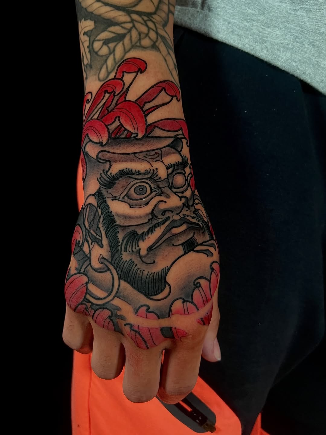 Daruma and chrysanthemum for Logan