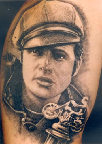 Marlon Brando.TATTOO PARIS AVIGNON FRANCE, TATOUAGE PARIS AVIGNON TATTOOS,TATOUEUR PARIS, BOUTIQUE TATTOO PARIS, BOUTIQUE TATOUAGE AVIGNON