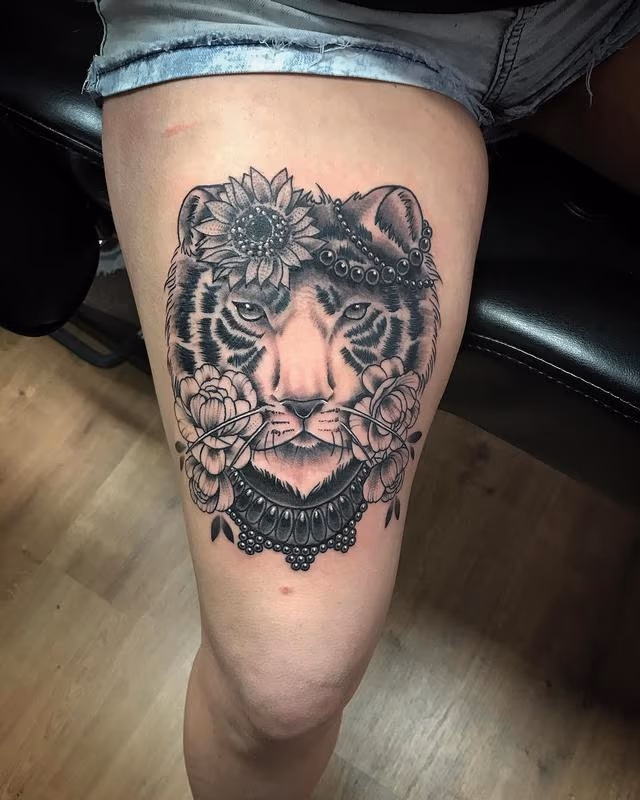 Tiger black and grey