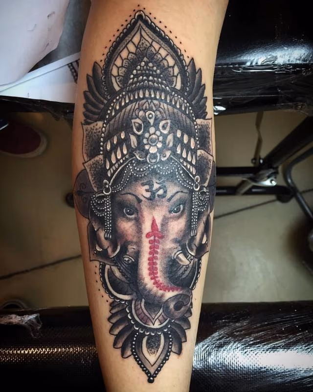 Ganesha en negro y gris