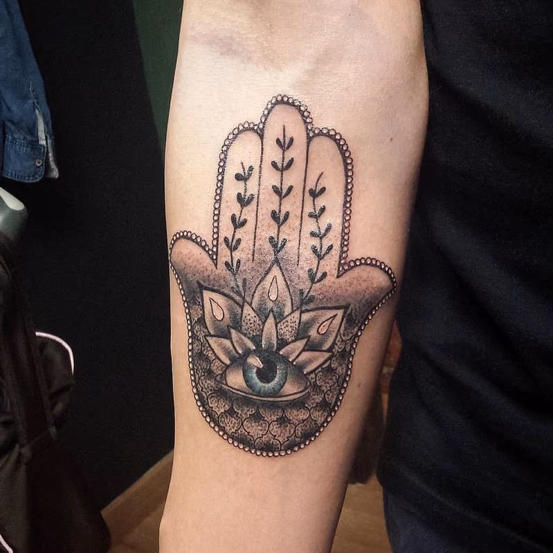 Hand of Fatima in Blackwork