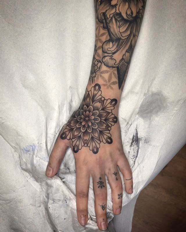 Mandala dotwork